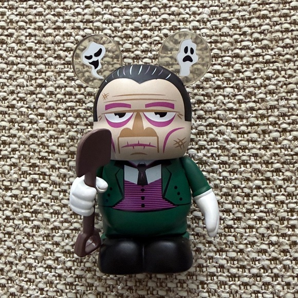 Disney Halloween 2014 Gravedigger Vinylmation. - Picture 4 of 4